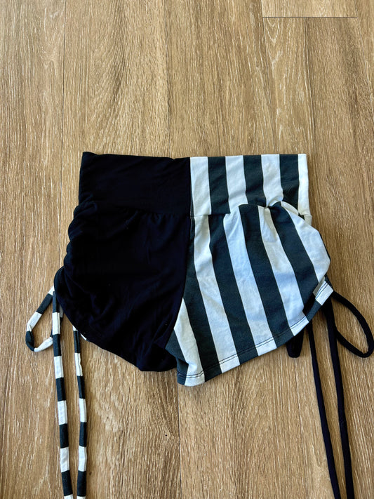 Side-Cinched Split Shorts (M)