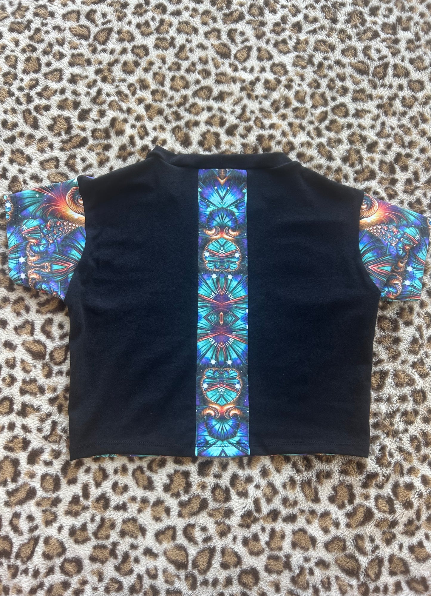 Cropped T