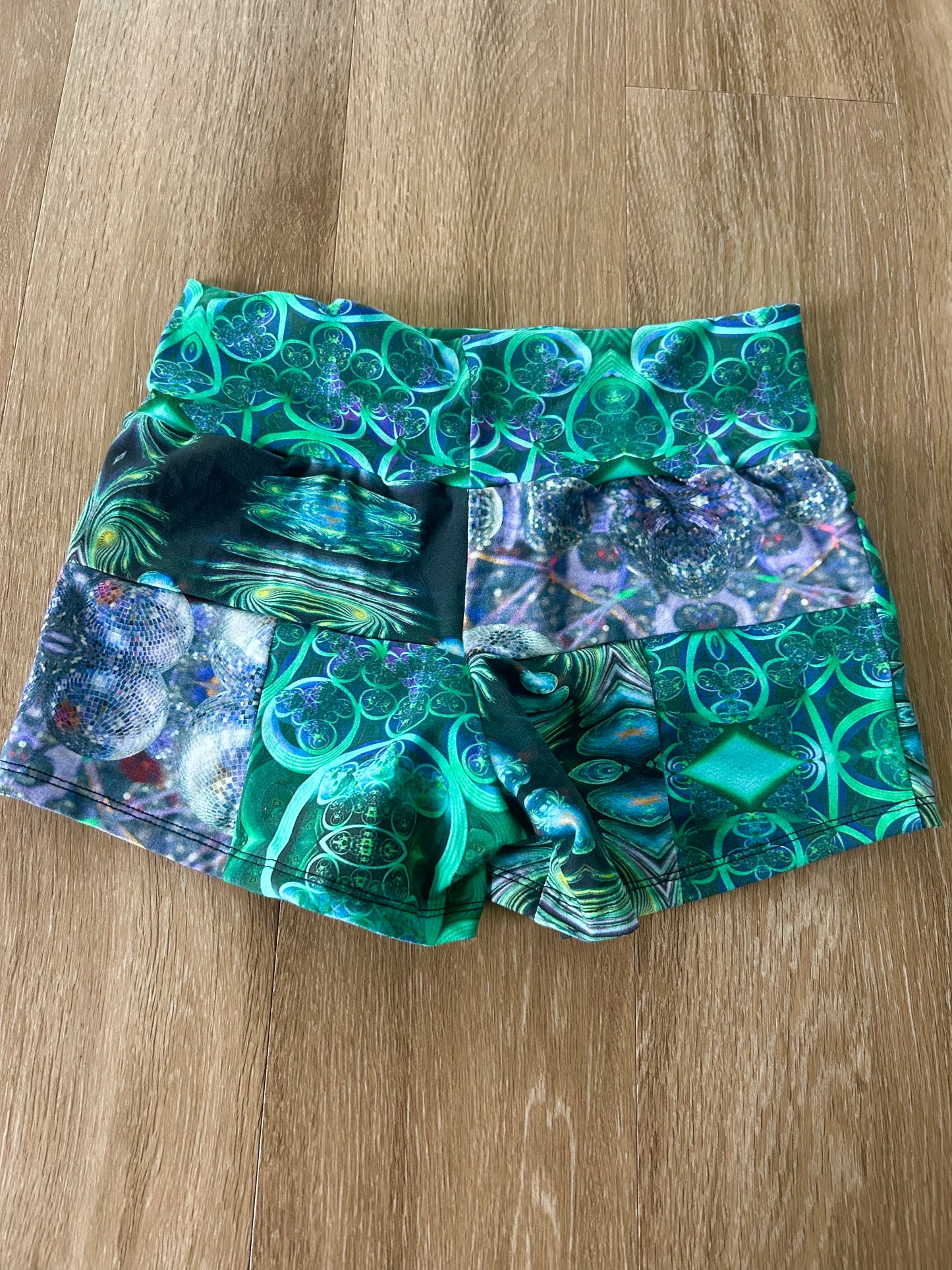 Patchwork Yoga Shorts (M)