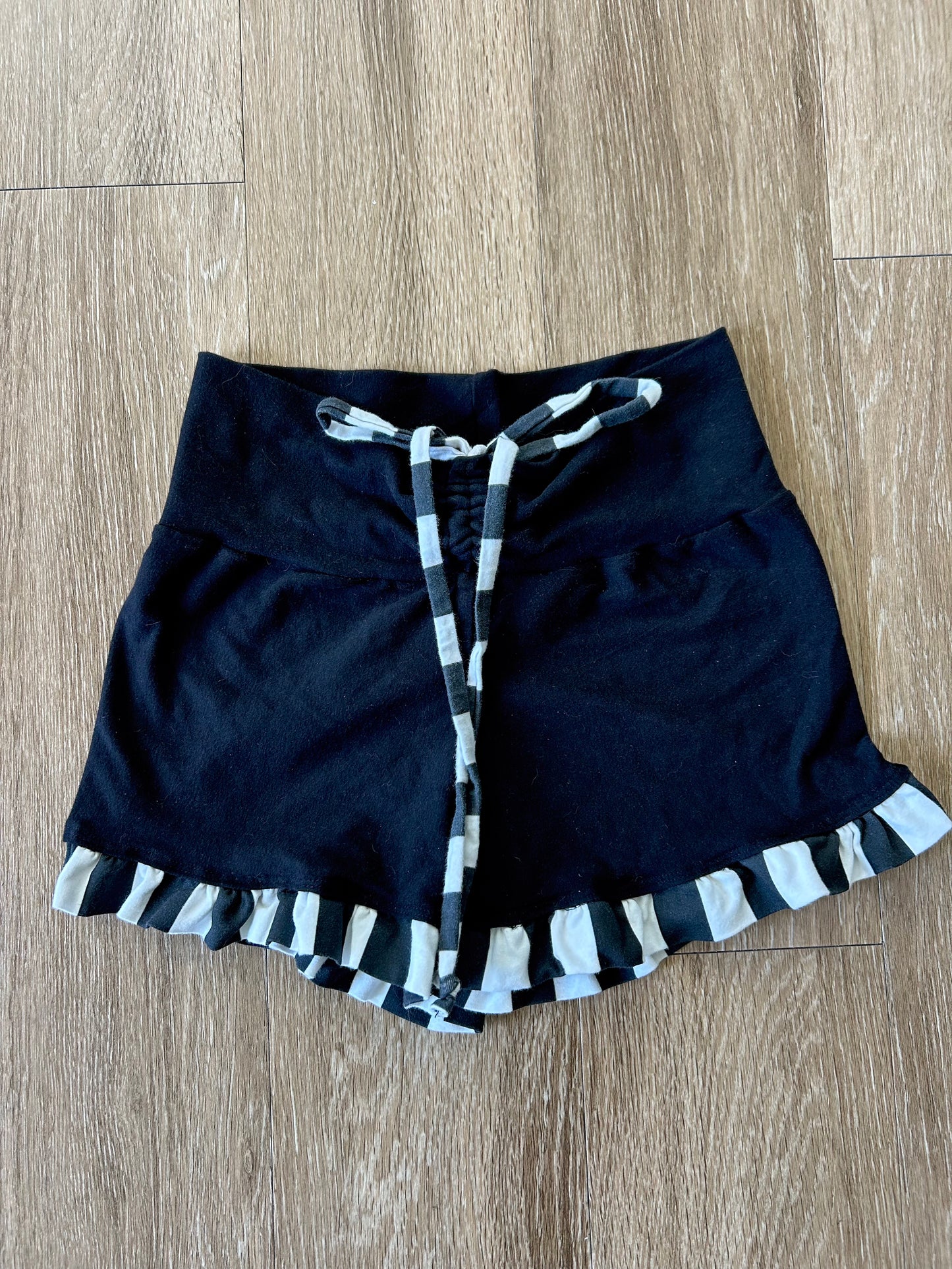 Ruffle Shorts (S)