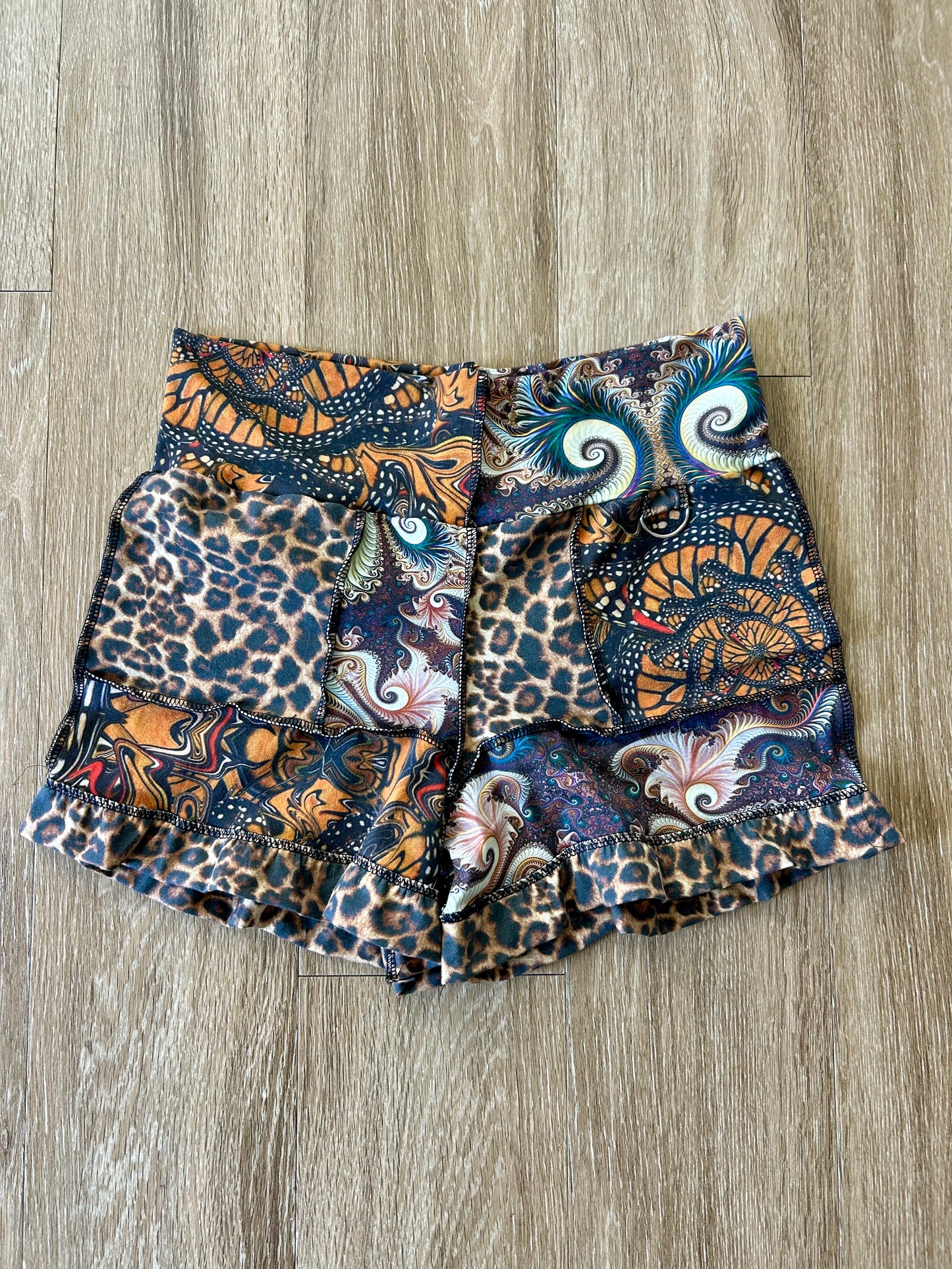 Patchwork Ruffle Shorts (L)