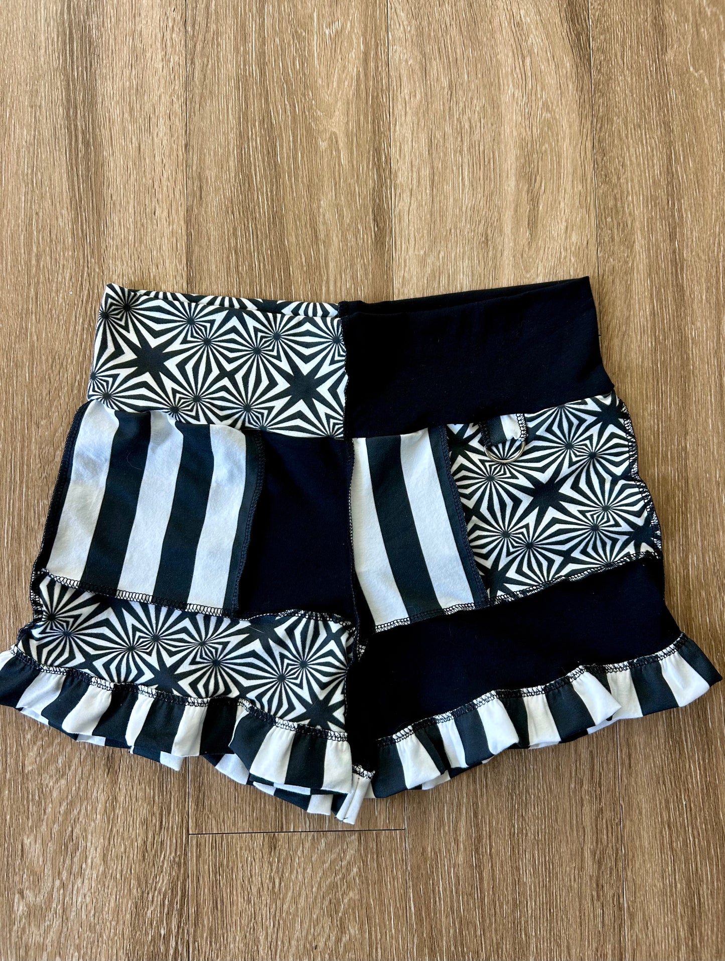 Patchwork Ruffle Shorts (L)