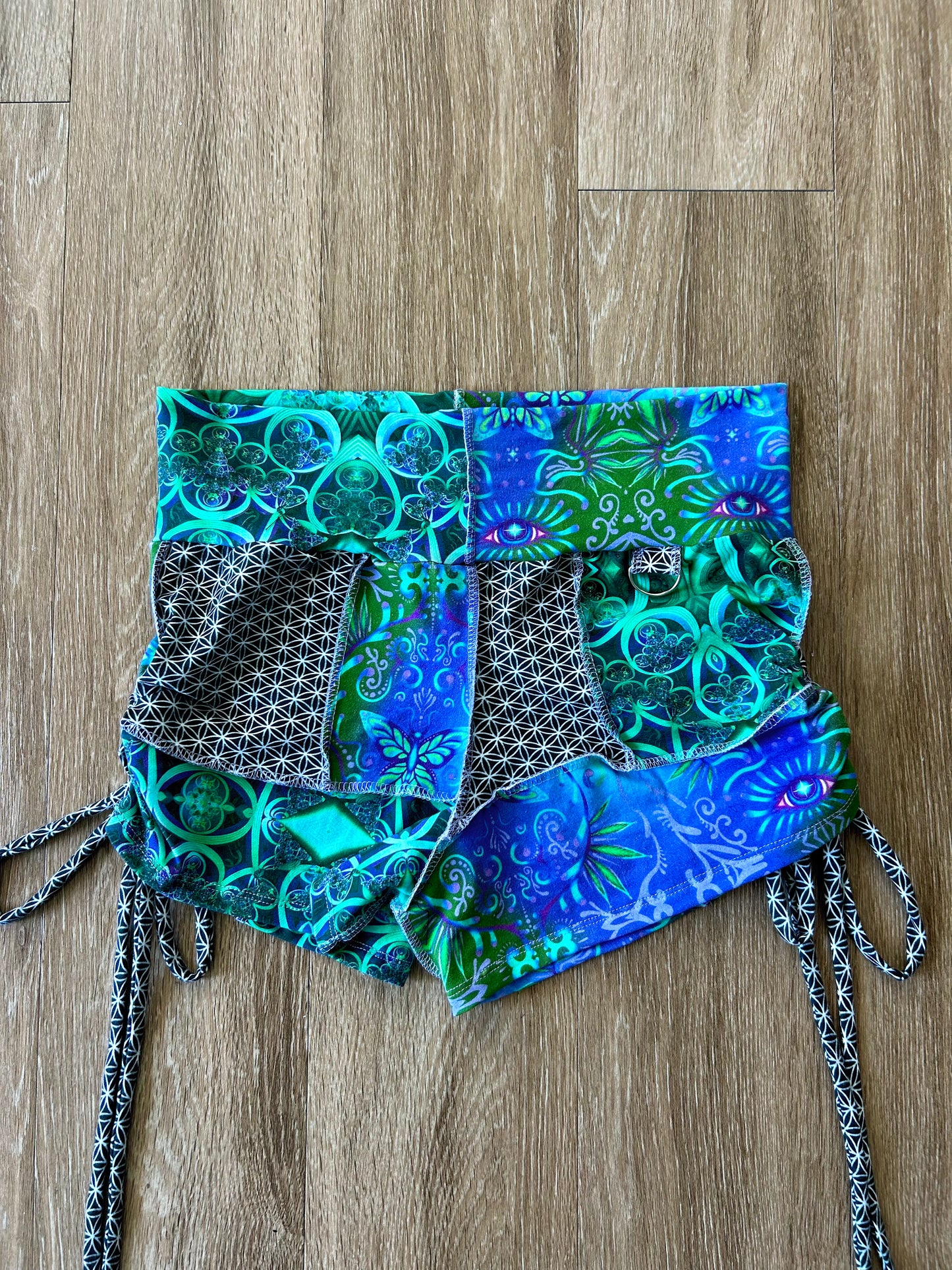 Patchwork Side-Cinched Shorts (L)