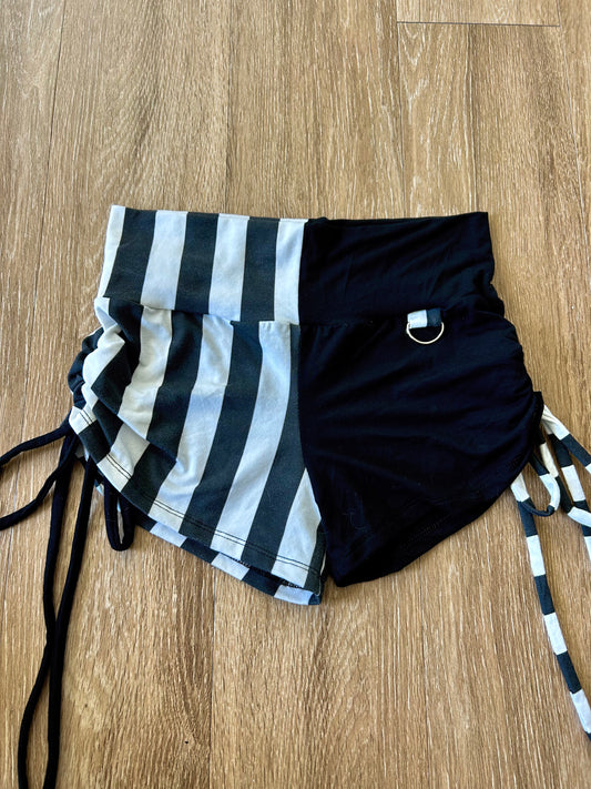 Side-Cinched Split Shorts (M)
