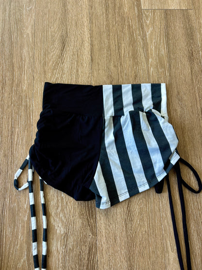 Side-Cinched Split Shorts (M)