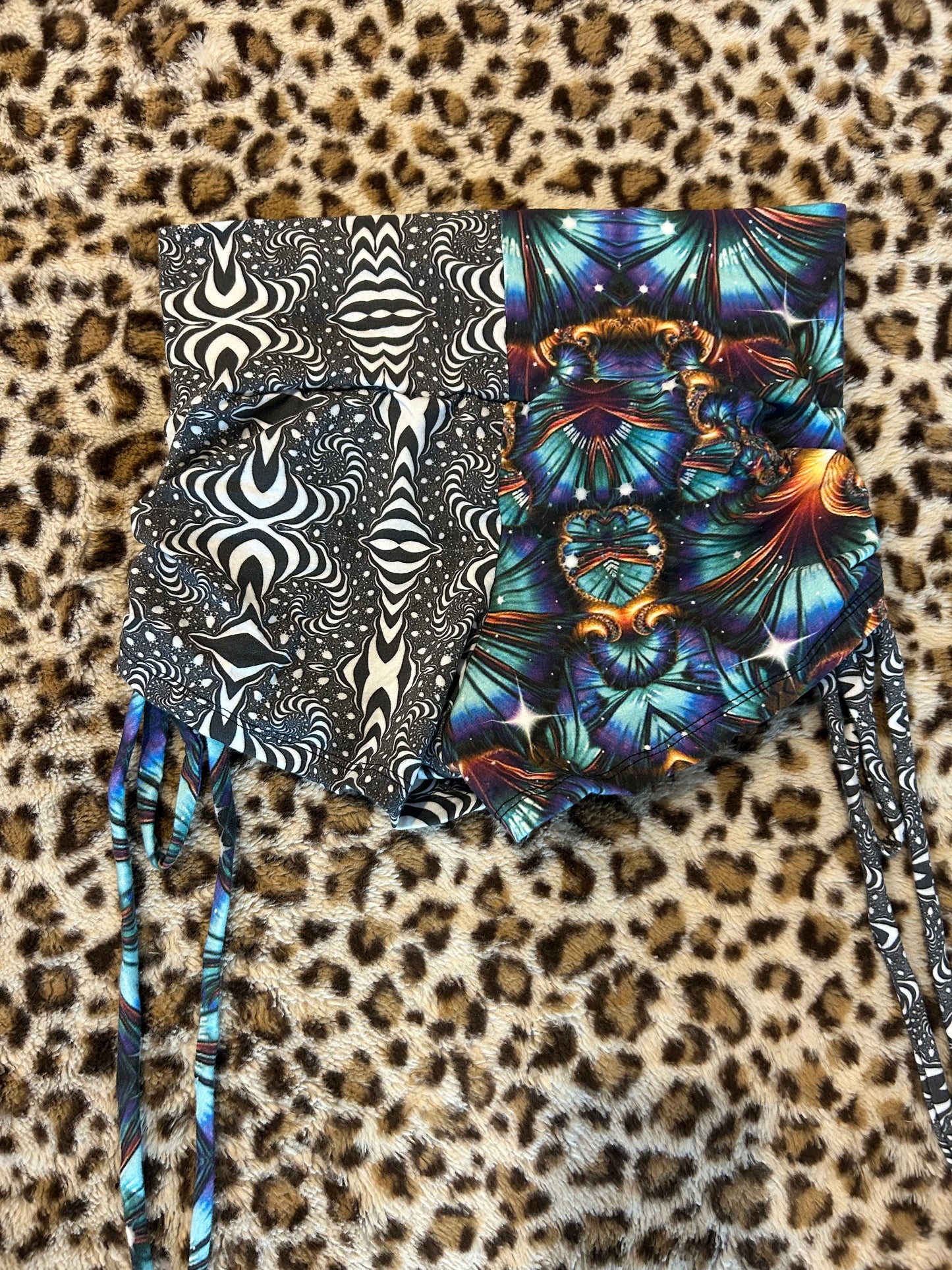 Split Yoga Shorts (XS/S)