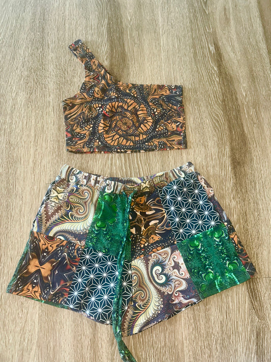 One-sleeved top/lounge shorts set (S)